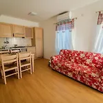 Colle Regnano Kır Evi *