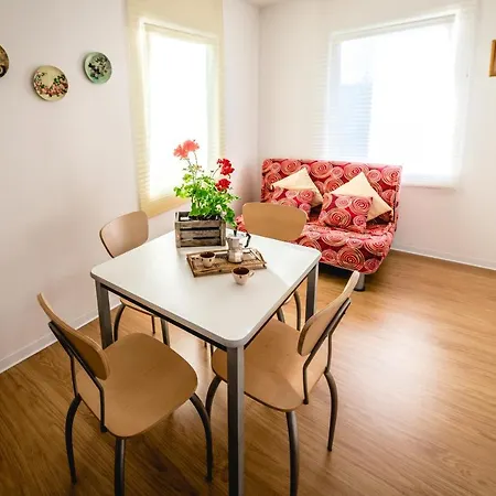 Colle Regnano 컨트리하우스 톨렌티노